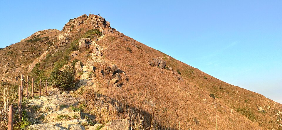 Lantau Peak · 鳳凰山